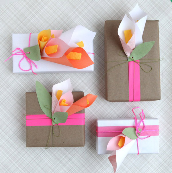 Idea para envolver regalos con flores de papel - Pequeocio