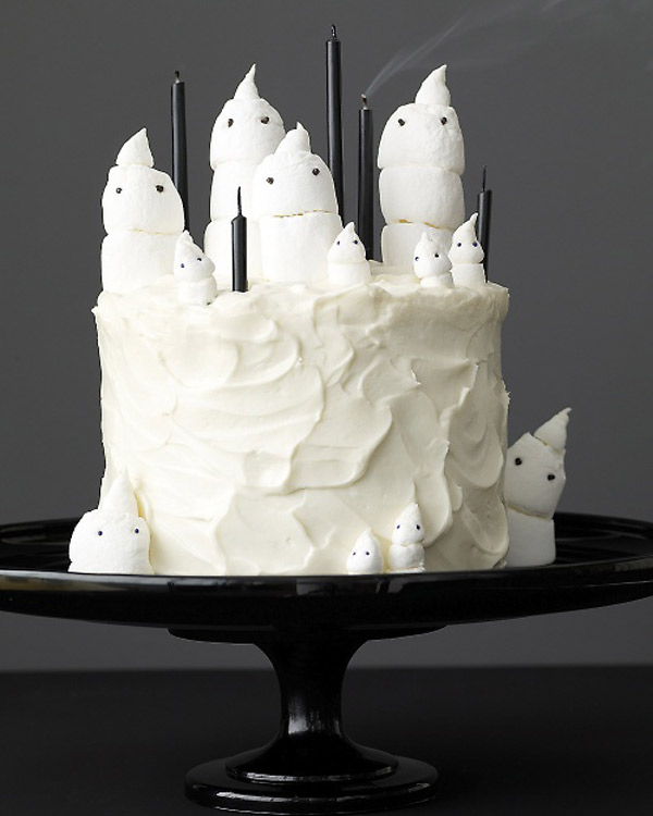 Tarta de chocolate blanco y nubes para Halloween - Pequeocio