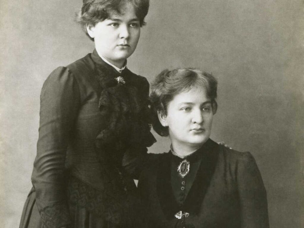 Marie Curie Y Su Hermana, Biografía