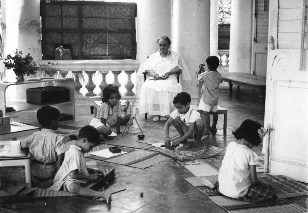 Maria Montessori En La India